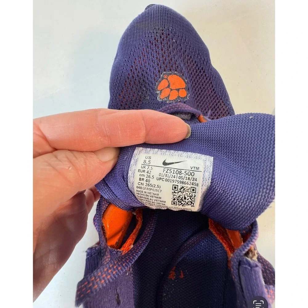 Nike minor pull